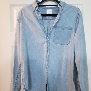 Men's size small NEW WITH TAGS Gap denim shirt
